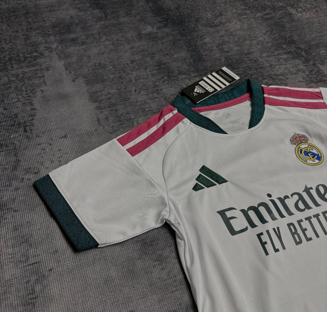 Kit Infantil Real Madrid Home 26/27